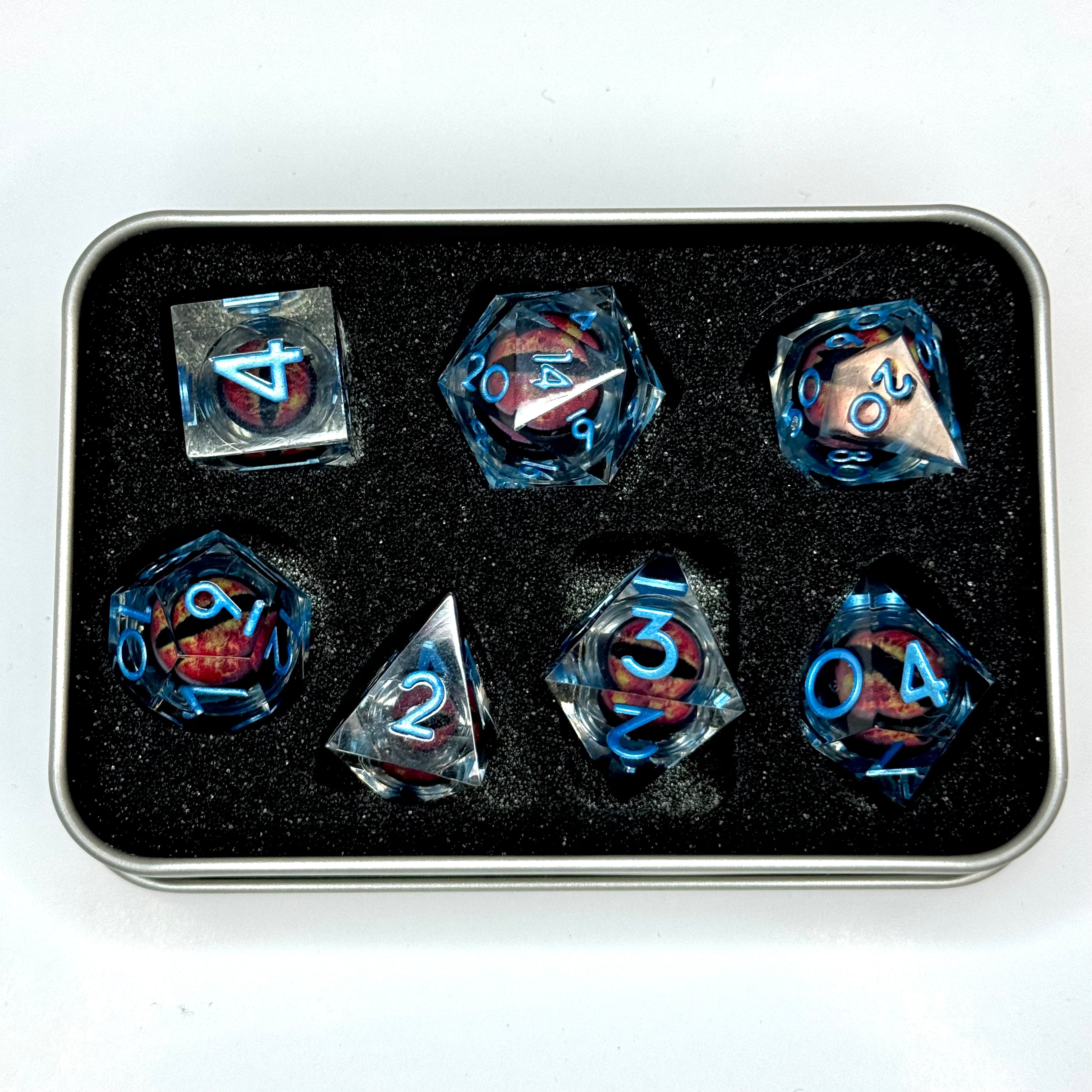 Ensemble de 7 dés à œil à noyau liquide en résine - Transparent