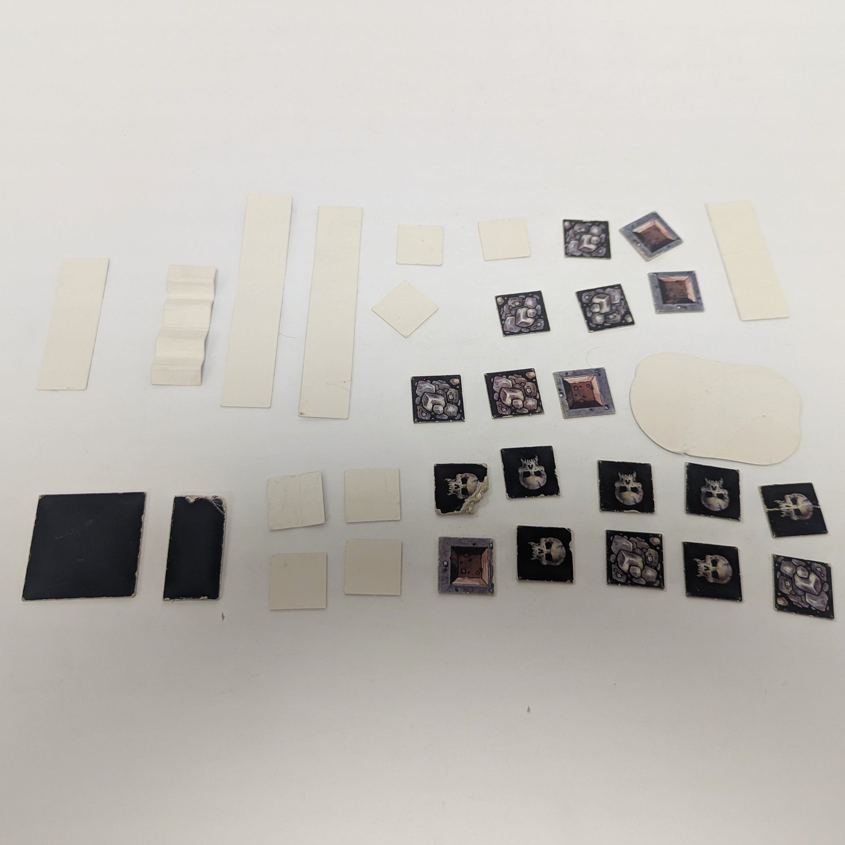 HeroQuest + Kellar's Keep - Components Bundle (English) (Damaged) (Used)