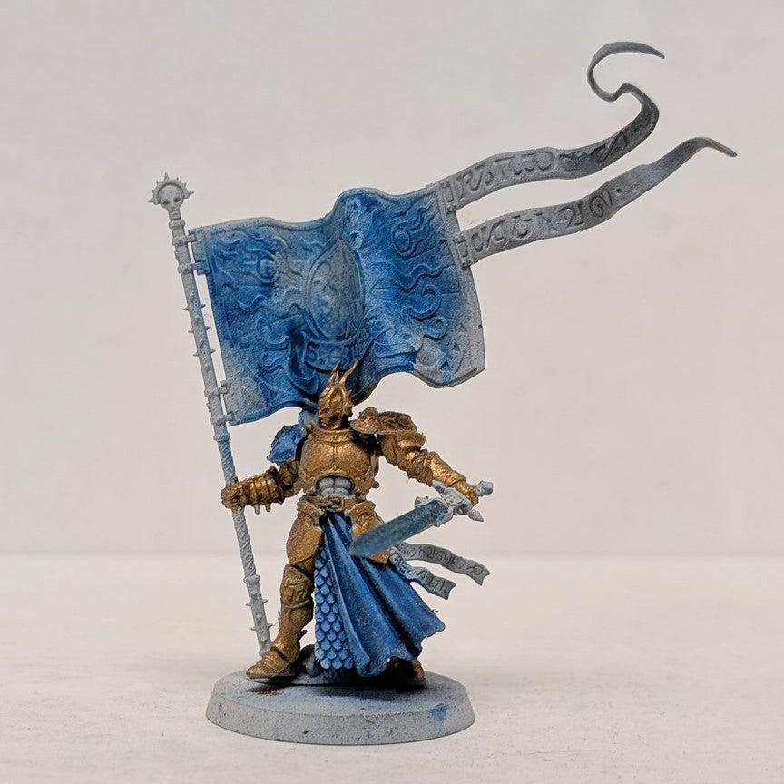 Stormcast Eternals: Knight Vexilor with Banner of Apotheosis (Used) (2)