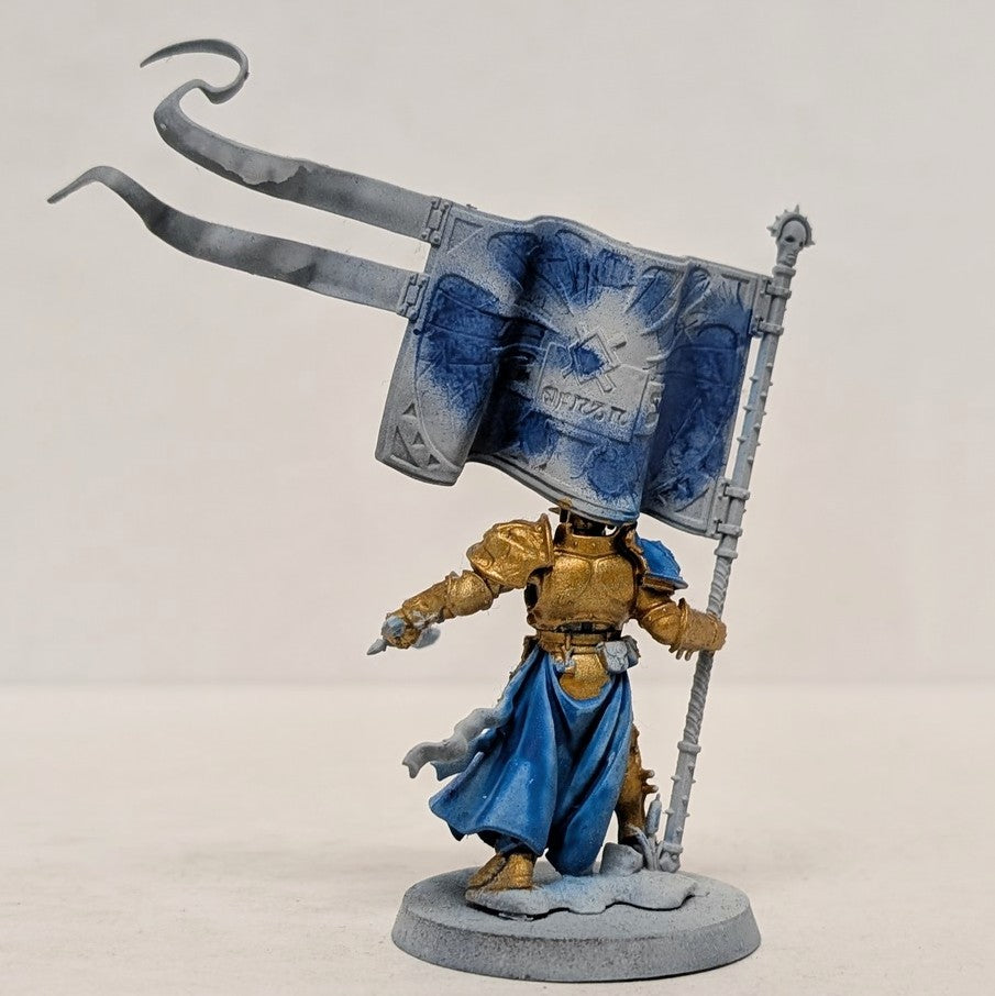 Stormcast Eternals: Knight Vexilor with Banner of Apotheosis (Used) (2)