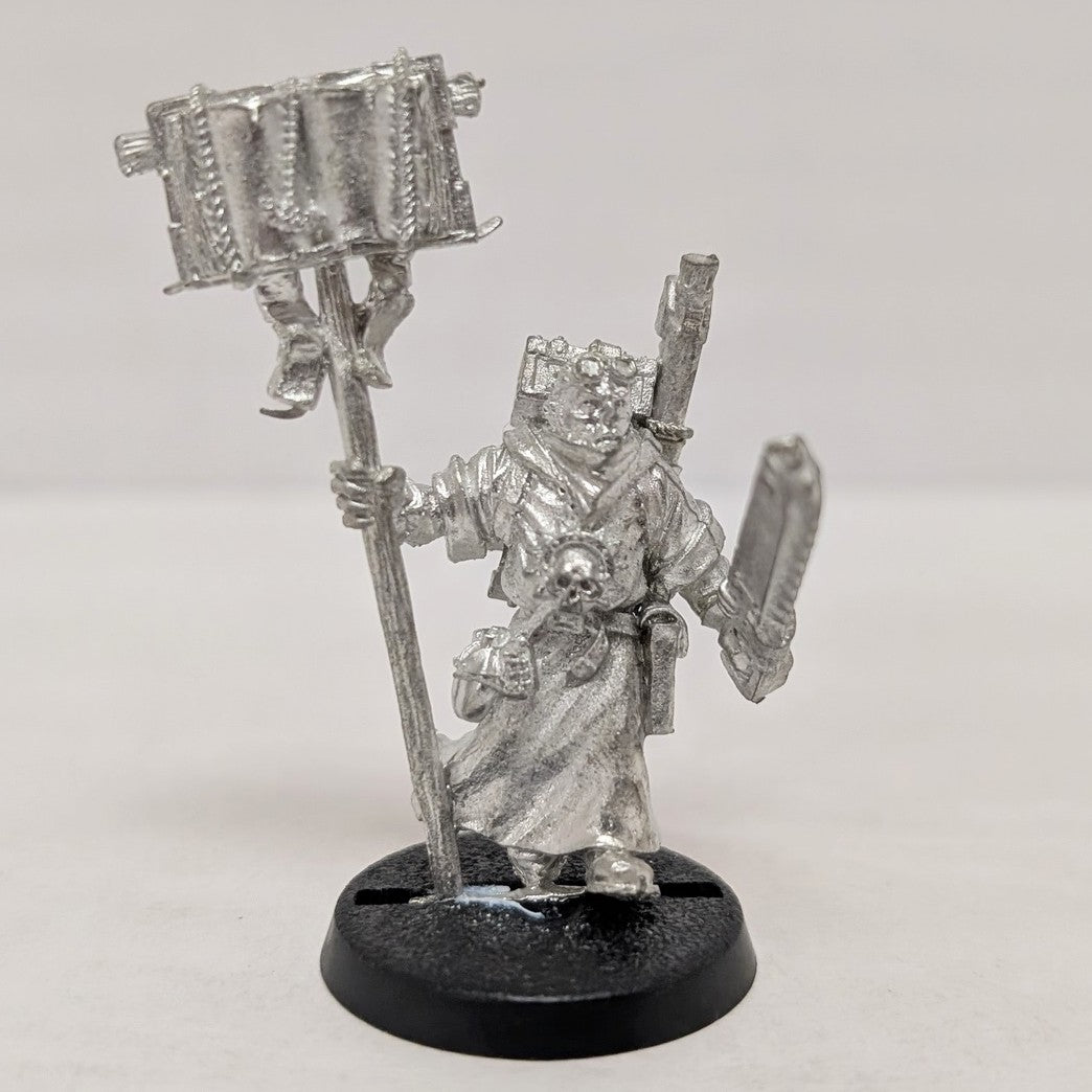 Adepta Sororitas : Missionnaire (Maquette en métal) (1) (Occasion)