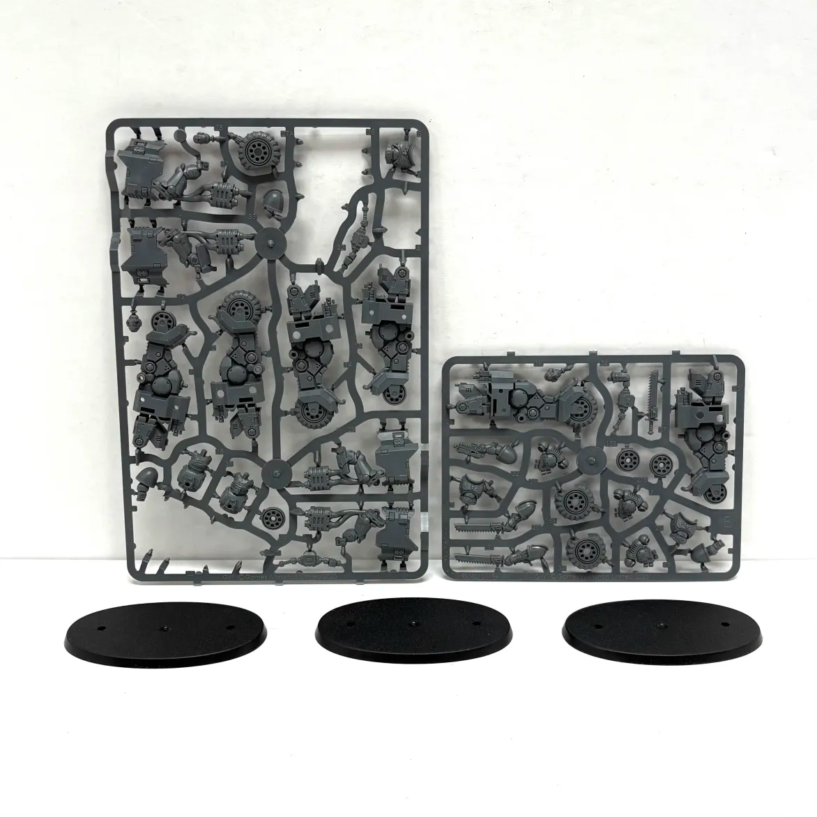 Space Marines: Outriders (2) (Used)