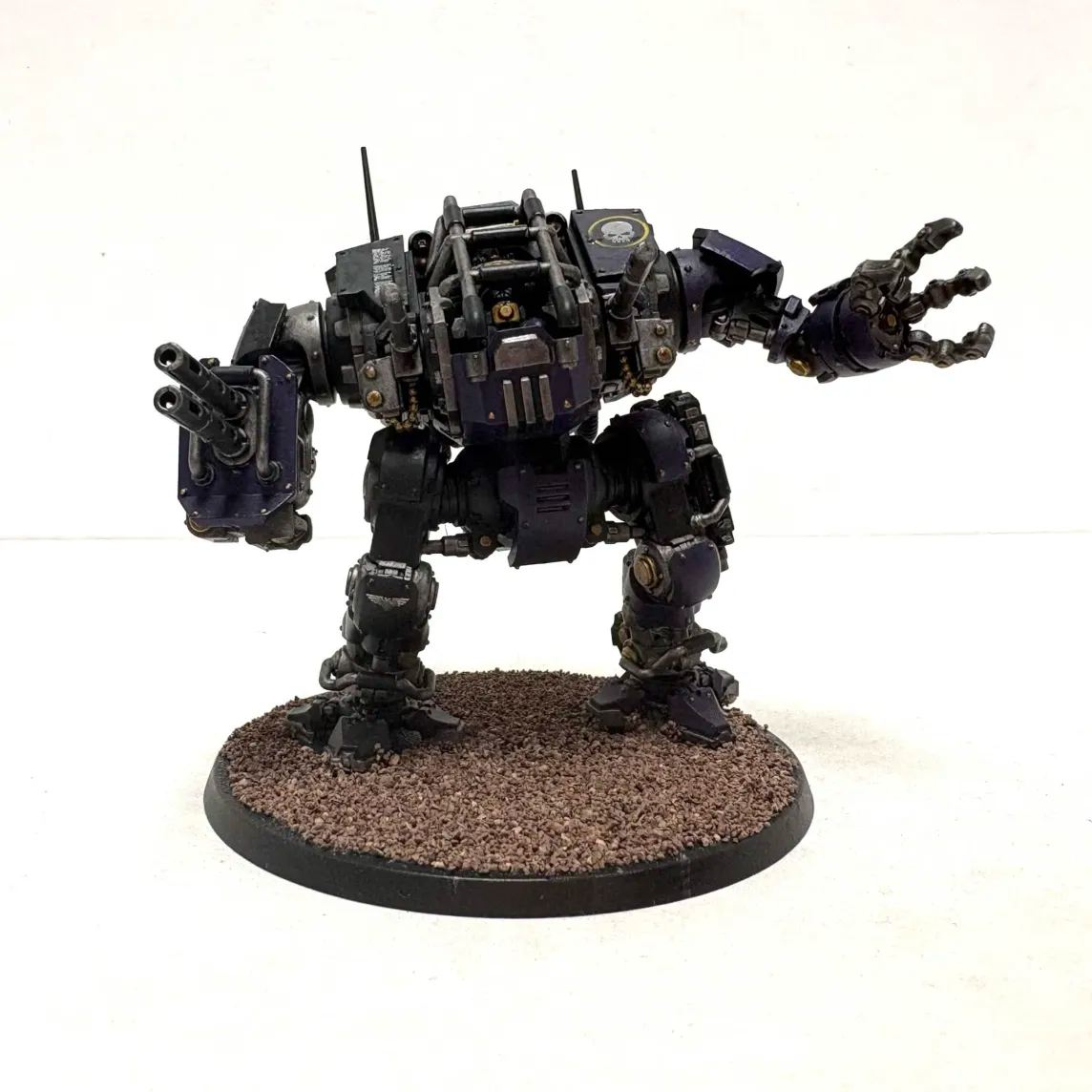 Space Marines: Invictor Tactical Warsuit (Used)
