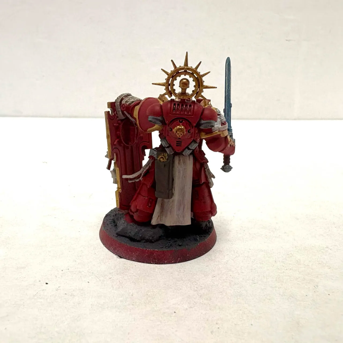 Space Marines: Captain with Relic Shield (Used)
