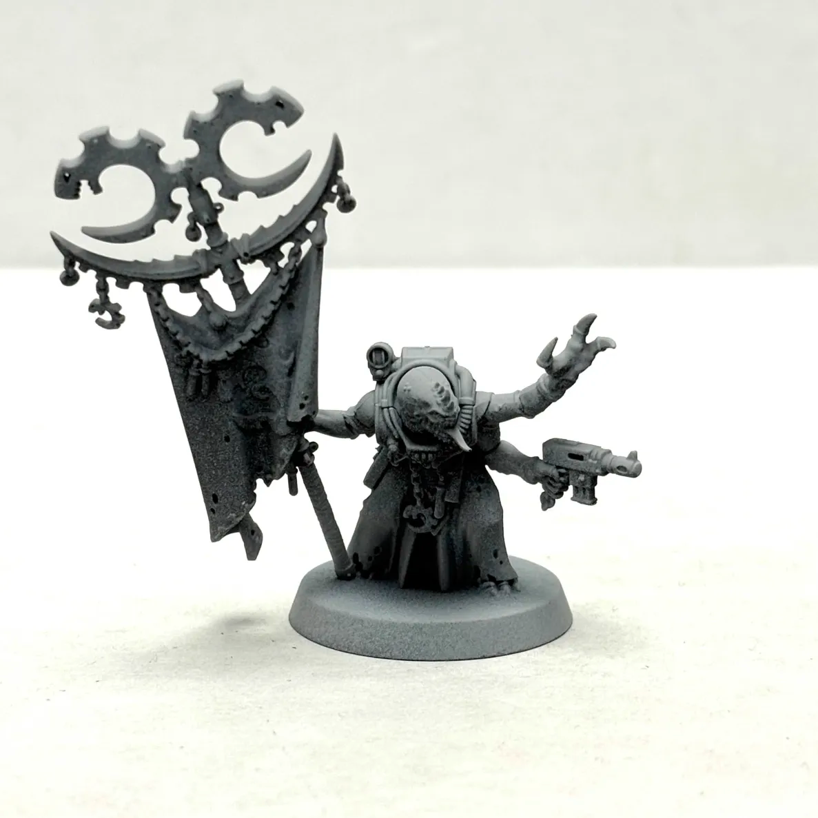 Genestealer Cults: Acolyte Iconward (Used)