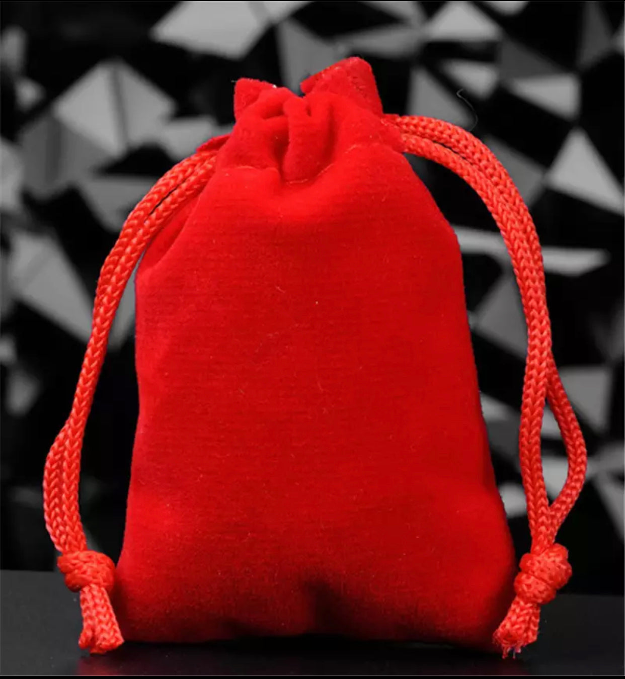 Sac à cordon en velours 3,5" x 4,7" - Rouge