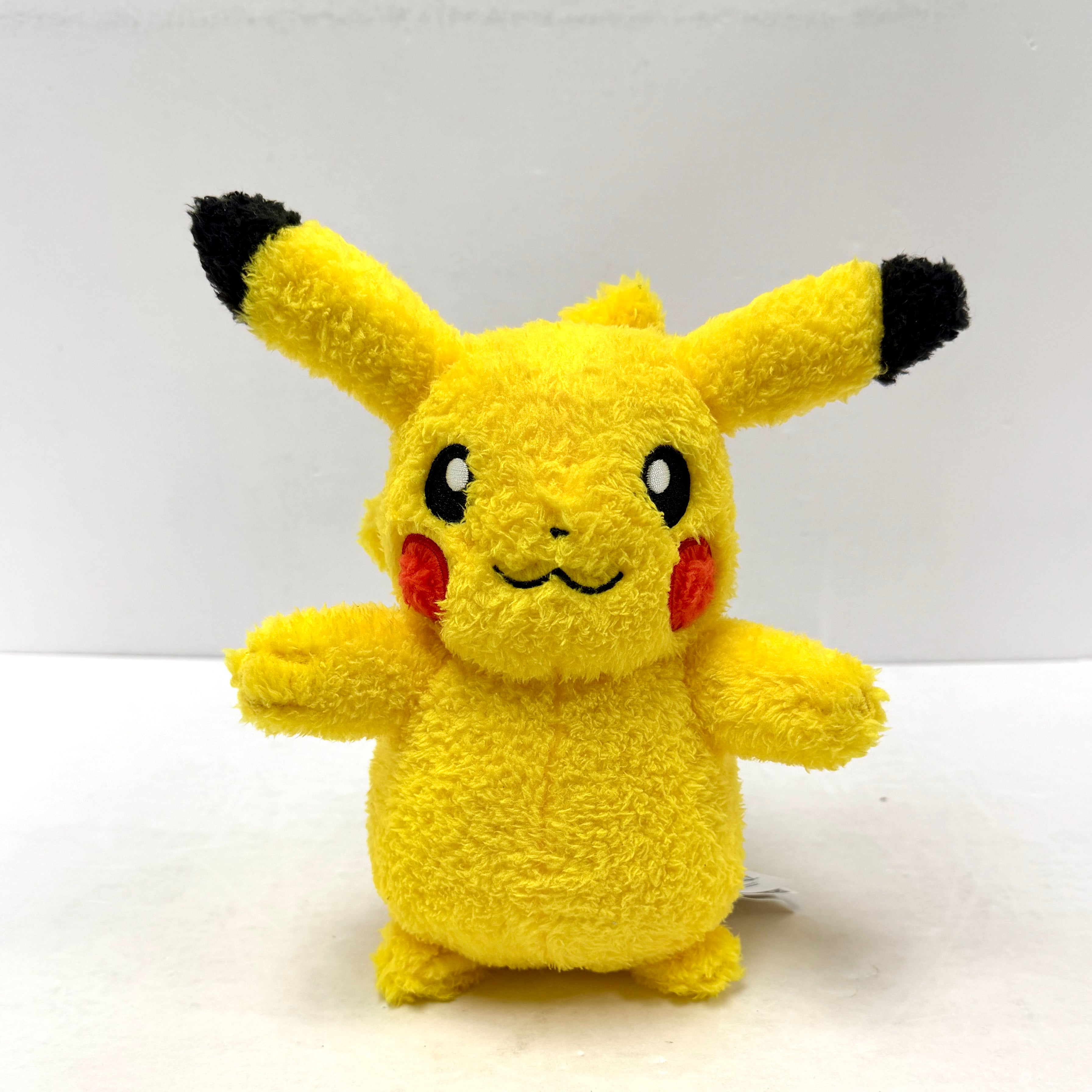 Pokemon Plushies 8 Inch : Pikachu
