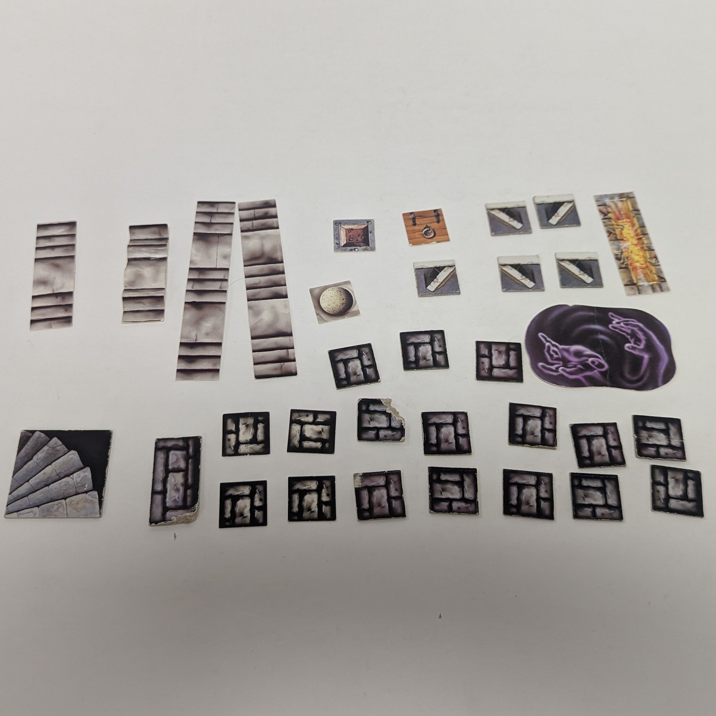 HeroQuest + Kellar's Keep - Components Bundle (English) (Damaged) (Used)