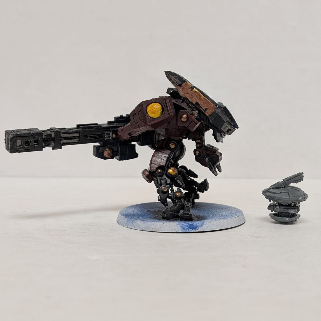 T’au Empire: XV88 Broadside Battlesuit (Used) (3)