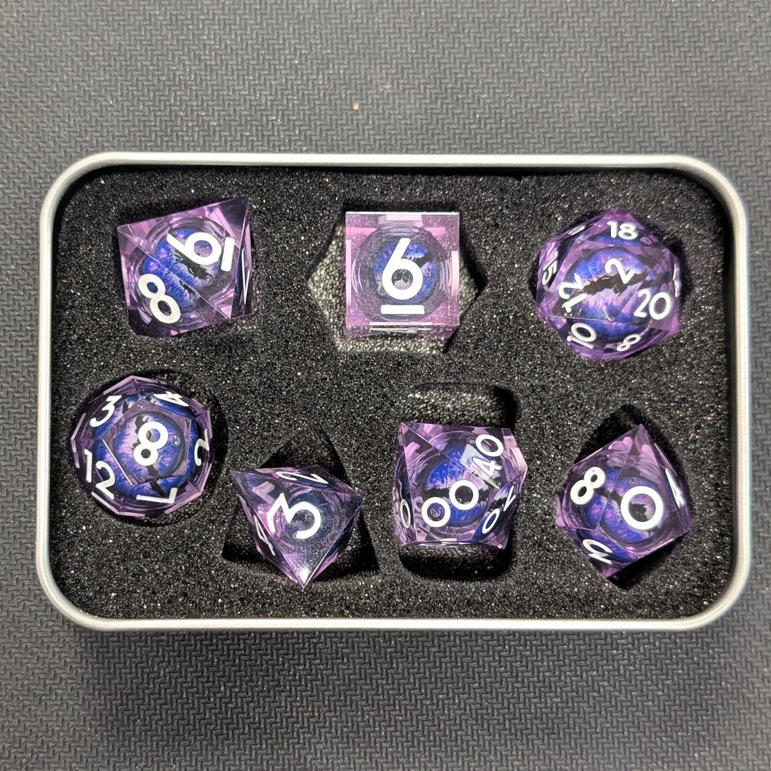 Ensemble de 7 dés à œil à noyau liquide en résine - Rose/Violet