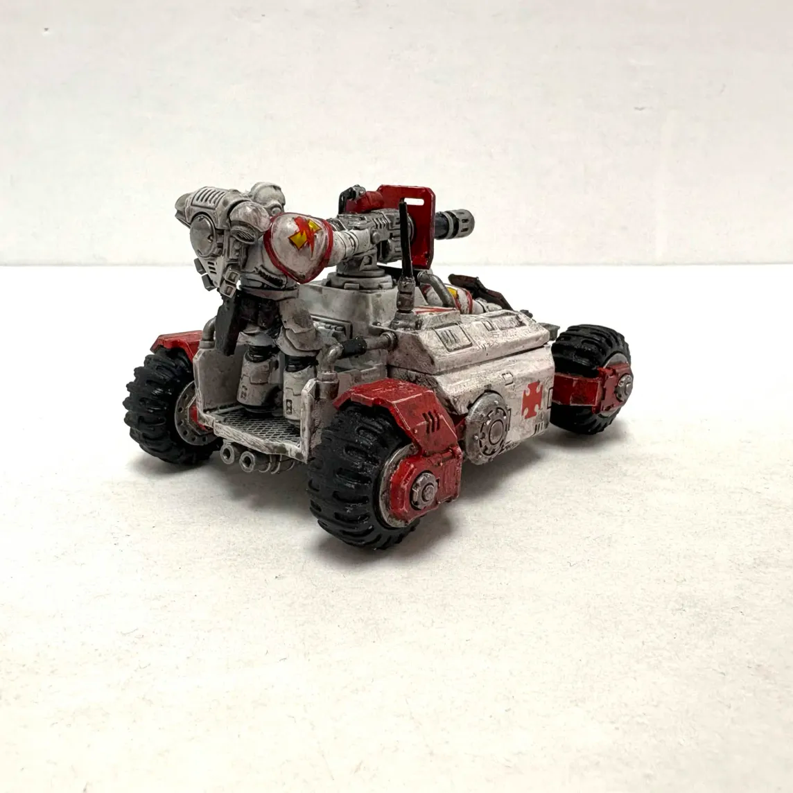 Space Marines: Primaris Invader ATV (Used)