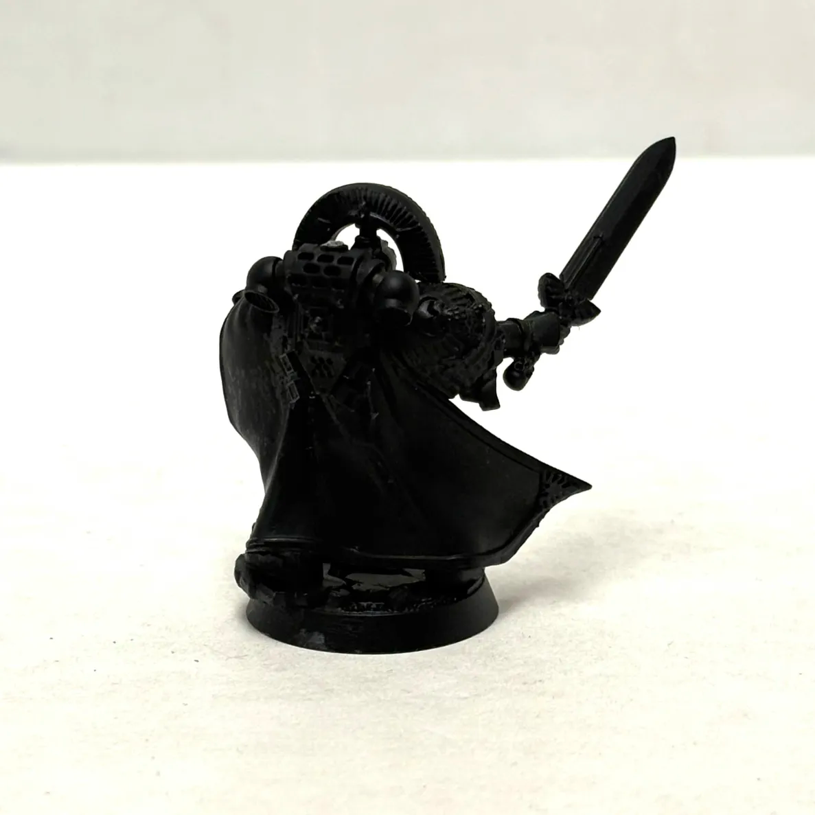 Space Marines: Ultramarine Captain (Used)