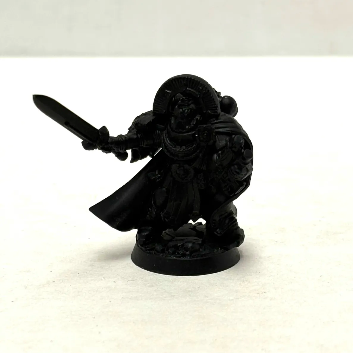 Space Marines: Ultramarine Captain (Used)