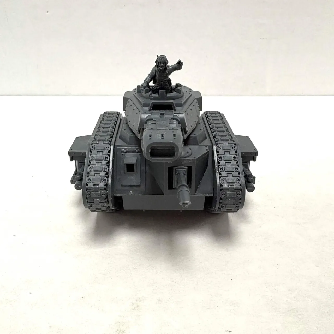Astra Militarum: Leman Russ Battle Tank (Used)