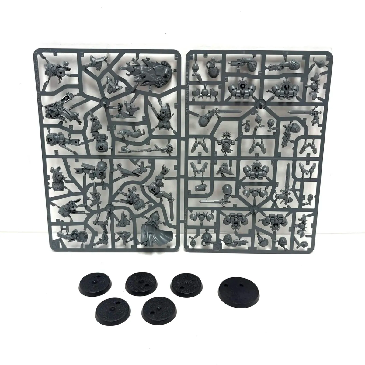 Space Marines Armageddon: Vanguard Veterans and Librarian (Used)