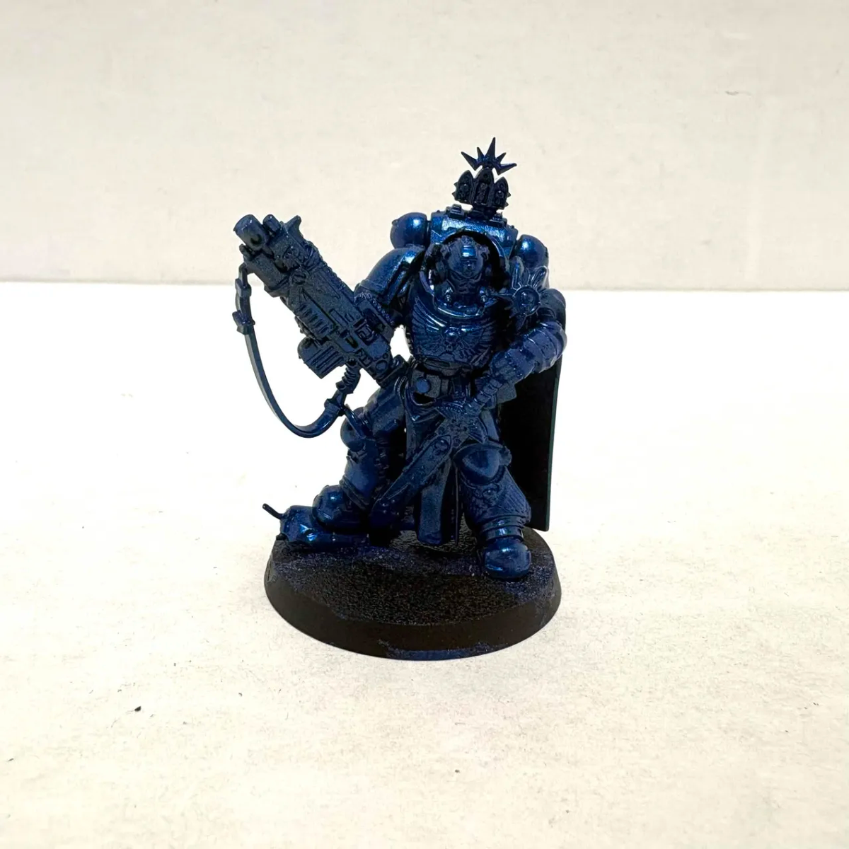 Space Marines: Captain in Gravis Armour with Master-crafted Heavy Bolt Rifle (Used)