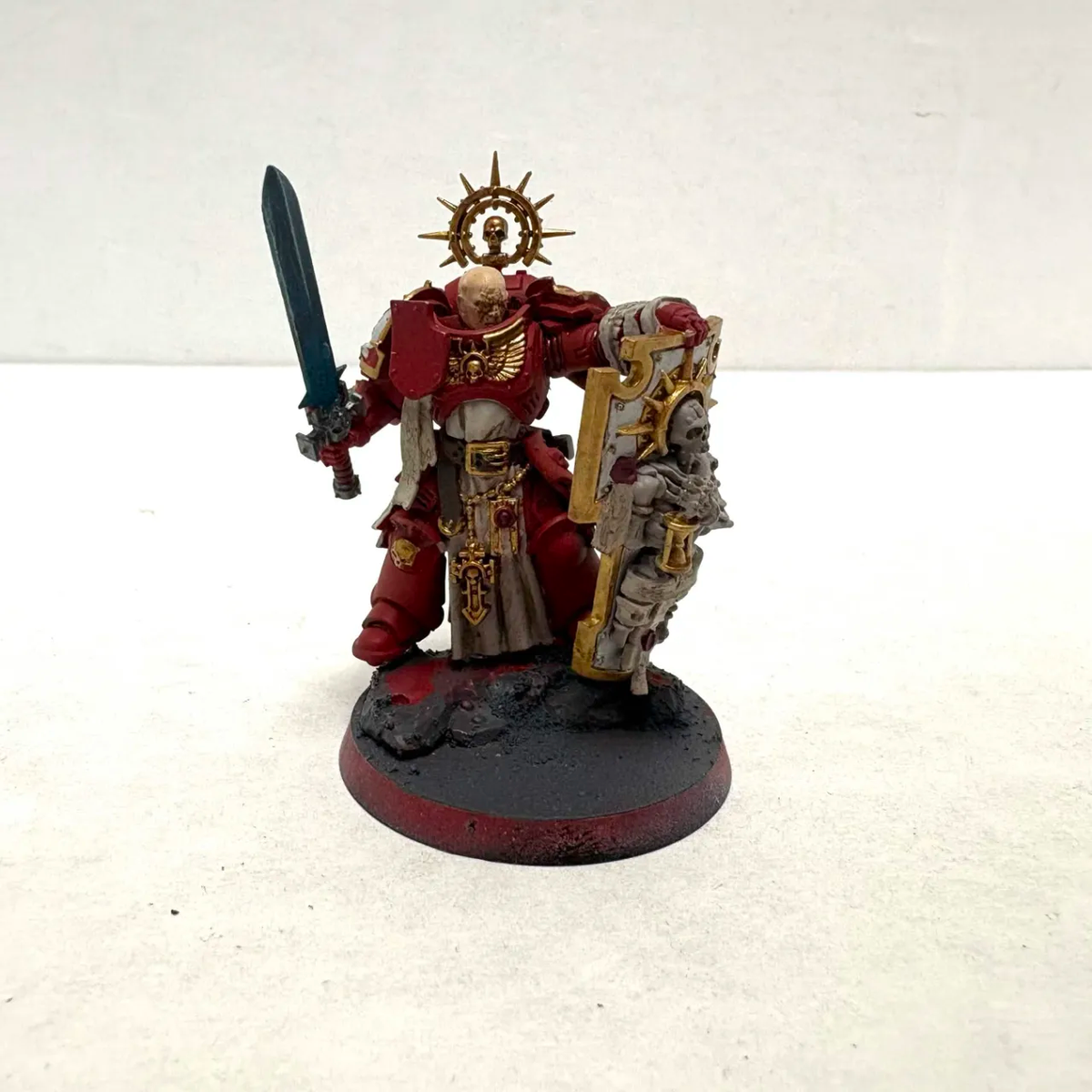 Space Marines: Captain with Relic Shield (Used)