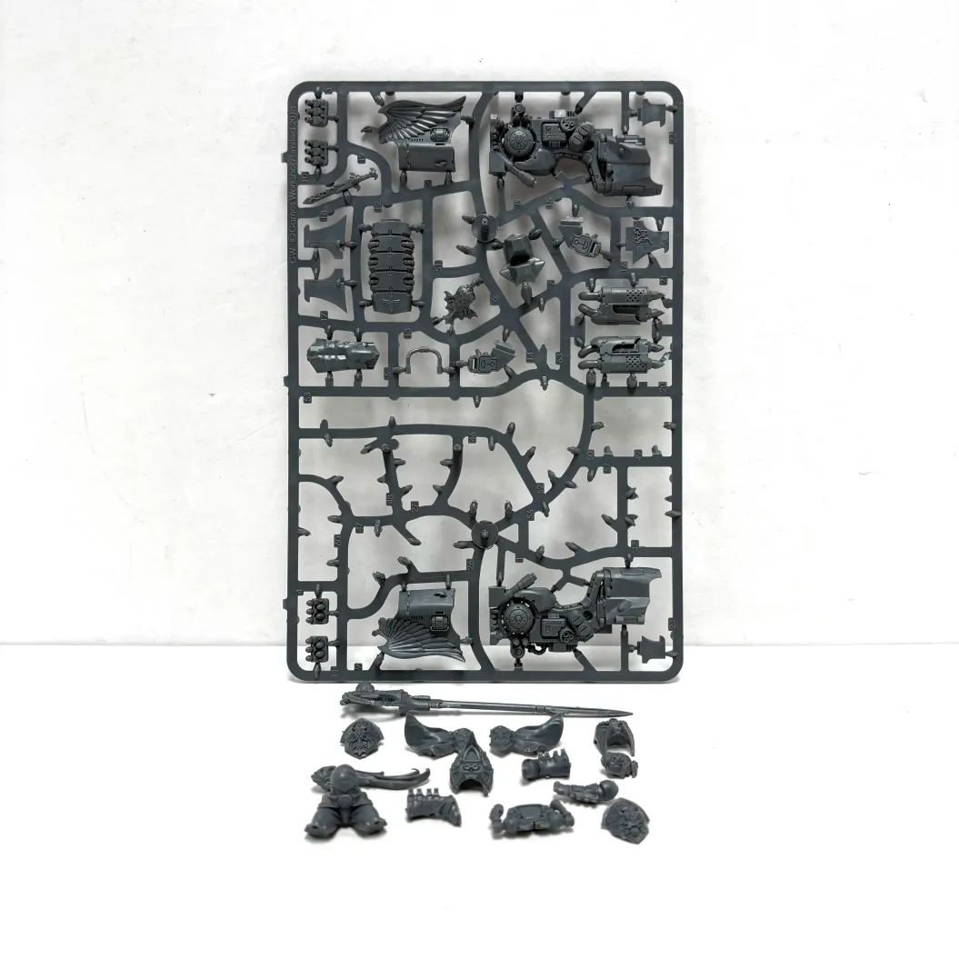 Adeptus Custodes: Vertus Praetors (1 Model) (Used)