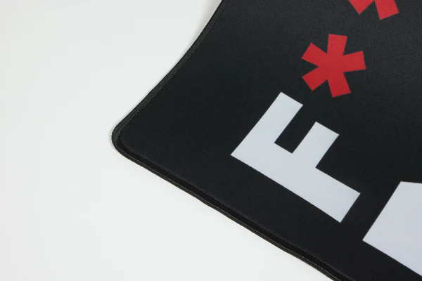 Tapis de jeu Freaking Nerd